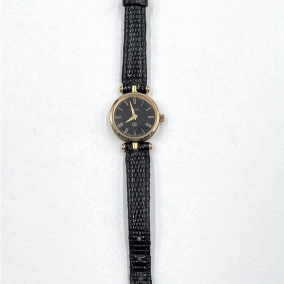 Vintage 18K Gold Gucci Watch - Picture 1 of 4